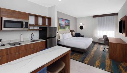 Suite, 1 King Bed, Kitchenette