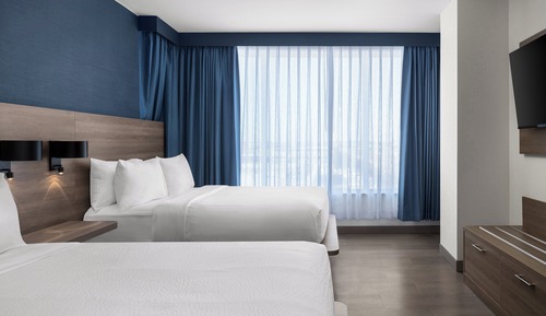 Standard Room, 2 Queen Beds, Roll-in Shower (Roll-In Shower)