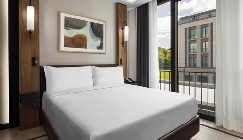 King Deluxe Accessible Room