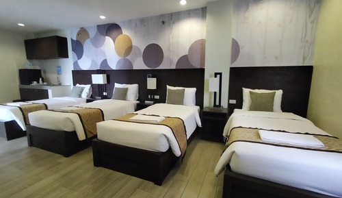 Suite, Balcony