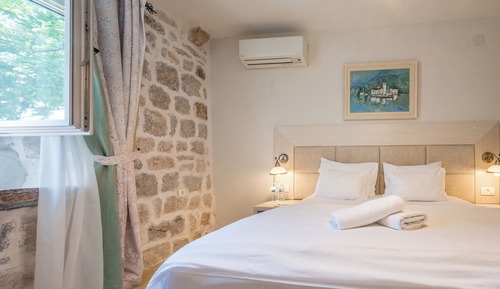 Double room with a sea view / Annex C