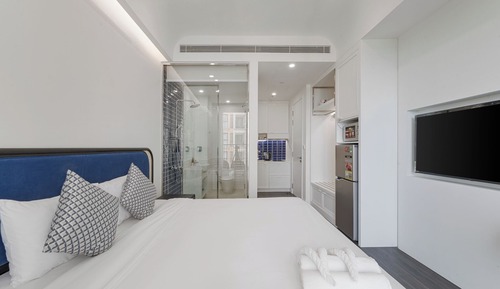 Standard Apartment, 1 King Bed, Mountain View