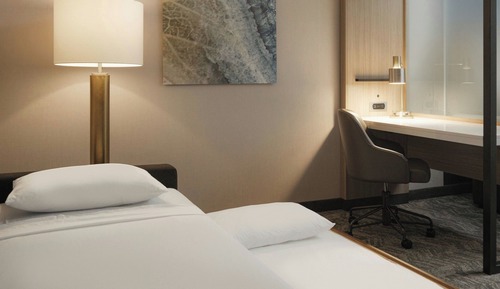 Suite, 1 King Bed (Mobility/Hearing Accessible, Tub)