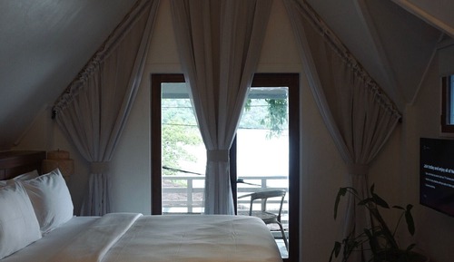Luxury Single Room, 1 Queen Bed, Beach View, Tower