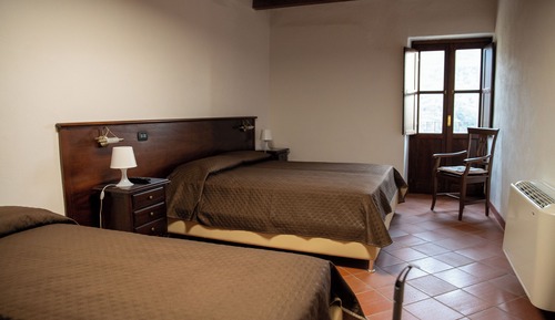 Basic Triple Room, Private Bathroom, Mountain View