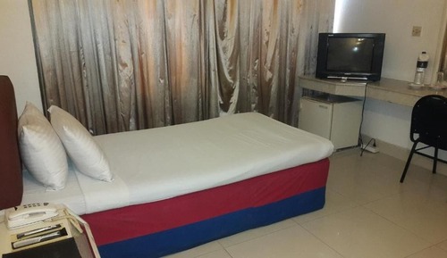 Classic Single Room, City View