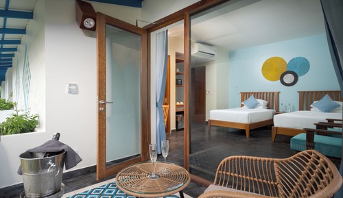 DELUXE TWIN BALCONY