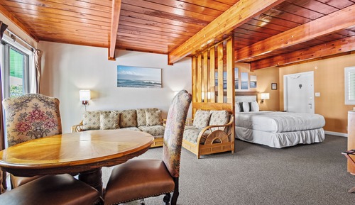 Room, 1 King Bed, Balcony, Garden View (Oceanfront Inn Suite #6)