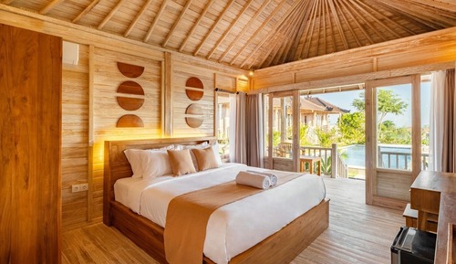 Bungalow, Balcony, Pool View