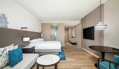 Deluxe Room, 1 King Bed, Non Smoking, Ocean View (Balcony)