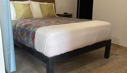 Classic Studio, 1 Queen Bed, Non Smoking, Kitchen