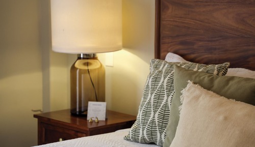 1 CAMA KING SIZE