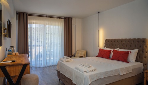 Deluxe Double Room, Balcony, Garden View