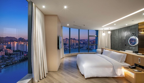 Premier Suite, Lake View