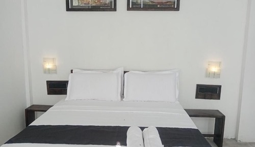 Deluxe Room, Hill View