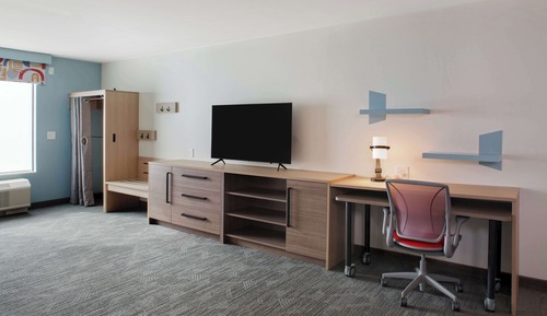 Suite, 1 King Bed, Accessible, Bay View (Hearing)