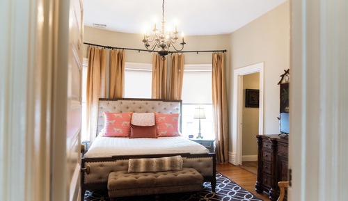 Premier Suite, 1 King Bed, Private Bathroom, City View