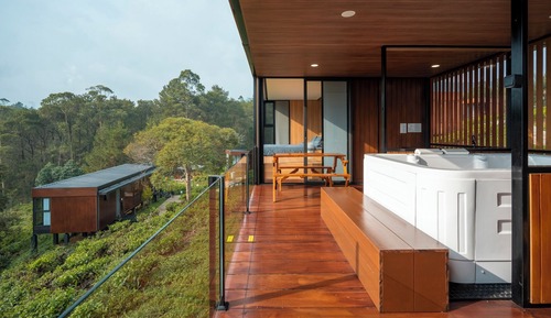 Royal Cabin Hot Tub