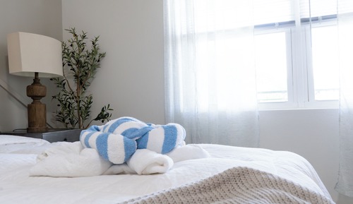 SoLE *Riverview*-Suite #4 2 minute walk to beach