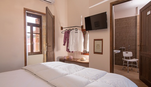 Double Room with City View (Accessible) - ANASA