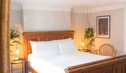 Deluxe Double Room (The Earl)