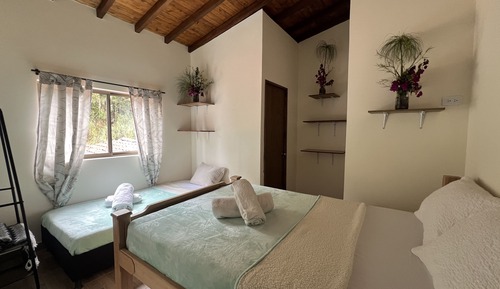 Comfort Room, Multiple Beds, Mountainside