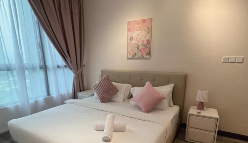 Honeymoon Suite