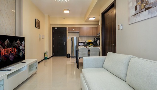 Deluxe Apartment, 1 Queen Bed with Sofa bed, Pool Access, Partial Sea View