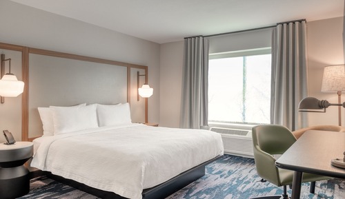 Room, 1 King Bed, Non Smoking (Mobility/Hearing Accessible, Tub)