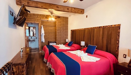 Deluxe Room, 2 Double Beds, Bathtub