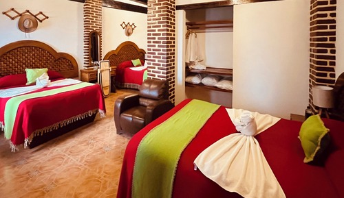 Family Room, Multiple Beds