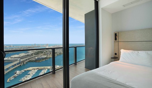 Deluxe Apartment, 1 King Bed with Sofa bed, Ocean View2810