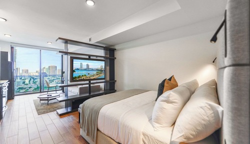 Deluxe Studio, 1 King Bed with Sofa bed, Bay View 4203