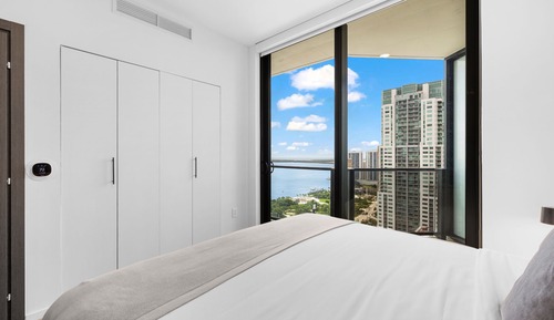 Deluxe Studio, 1 King Bed with Sofa bed, Bay View4313