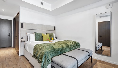 Deluxe Studio, 1 King Bed with Sofa Bed, Bay View 3108