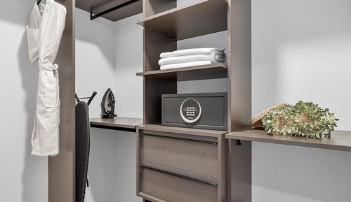 Deluxe Studio, 1 King Bed with Sofa bed, Bay View4004