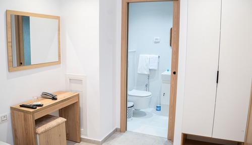 Economy Room