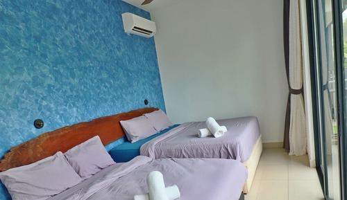 Family Villa, 4 Bedrooms, Beachside