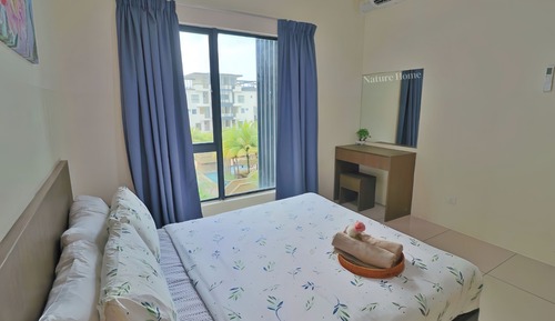 Deluxe Apartment, 2 Bedrooms, Balcony, Pool View