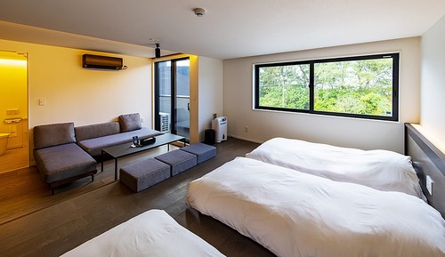 Family Room Modern with stovetop, Non Smoking