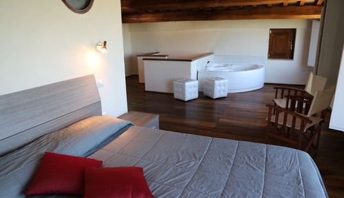 Deluxe Condo, Jetted Tub, Tower