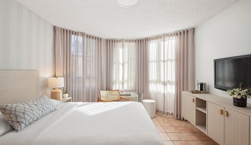 Standard Queen Room
