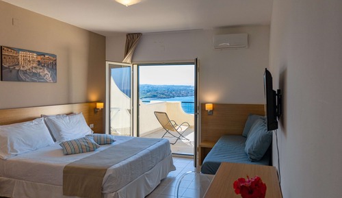 Superior Quadruple Room, Sea View