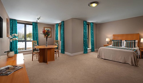 Suite (Lifestyle)