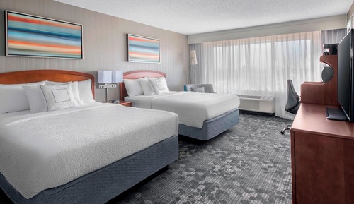 Room, 2 Queen Beds, Non Smoking, Courtyard View