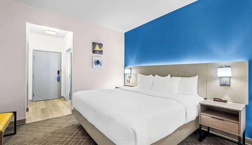 Suite, 1 King Bed, Accessible, Non Smoking (Efficiency)