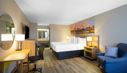 Standard Room, 1 King Bed, Smoking