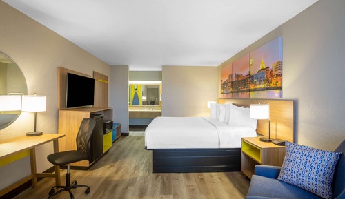 Deluxe Suite, 1 King Bed, Non Smoking