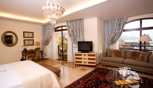 Junior Suite ( Port View )