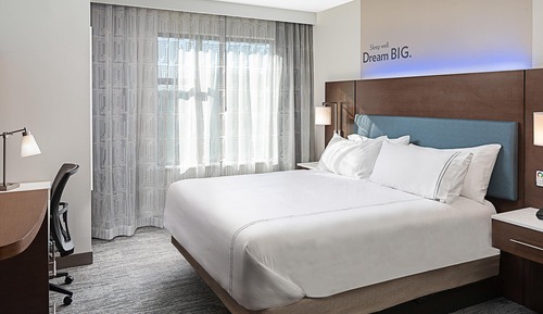 Suite, 1 King Bed (Extra Large)